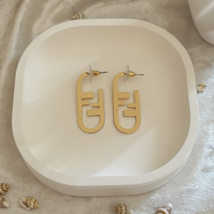 Fendi Model Gold Küpe