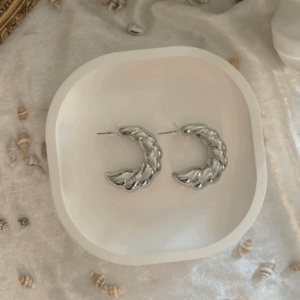 Dokulu Burgu Silver Küpe